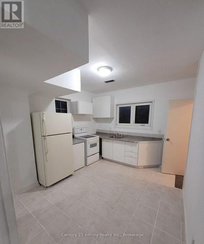 B - 555 RITSON ROAD S , Oshawa (Central), Ontario L1H 5K6 4