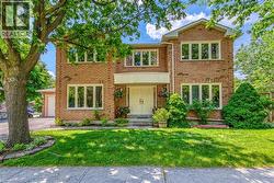2921 CARADOC Lane  Oakville, ON L6J 6W4