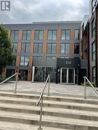 403 - 210 SABINA DRIVE Oakville, ON L6H 0W6