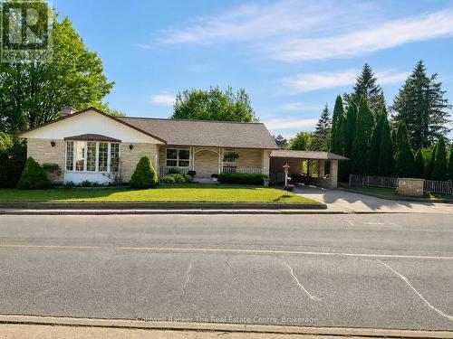 815 MUSKOKA ROAD N  Gravenhurst (Muskoka (S)), ON P1P 1C2