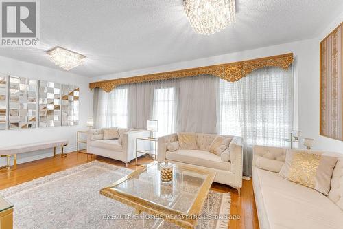 2478 William Jackson Drive, Pickering, ON 