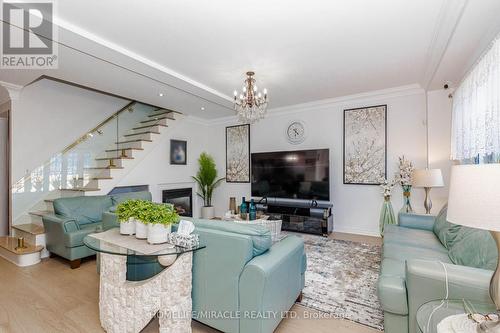 3339 Crompton Crescent, Mississauga, ON 