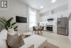 204 - 145 CLAPPERTON STREET Barrie, ON L4M 3G3