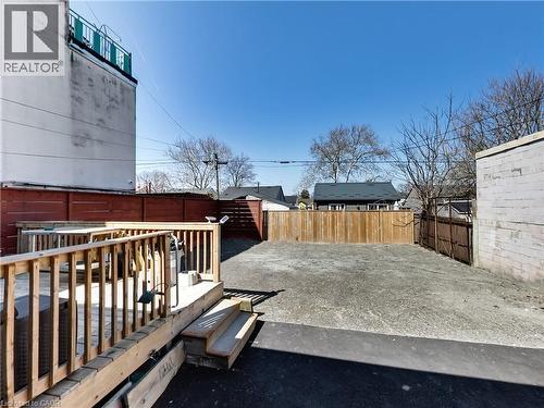 229 Parkdale Avenue N, Hamilton, ON 