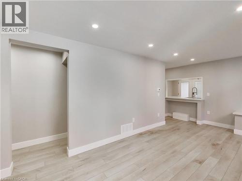 229 Parkdale Avenue N, Hamilton, ON 