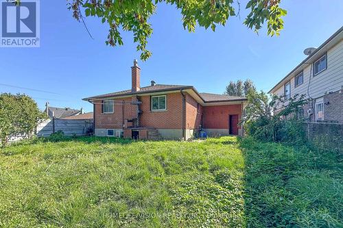 530 DEAN AVENUE  Oshawa, ON L1H 3E5