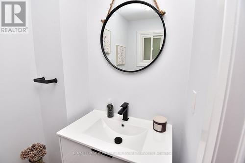2499 Whittaker Drive, Burlington, ON 