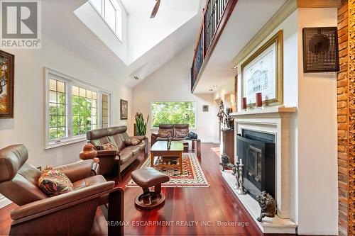 493 Ridge Road E, Grimsby, ON - Indoor Photo Showing Living Room With Fireplace
