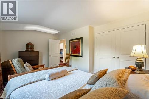 493 Ridge Road E, Grimsby, ON - Indoor Photo Showing Bedroom