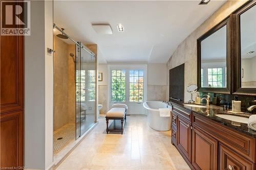493 Ridge Road E, Grimsby, ON - Indoor Photo Showing Bathroom
