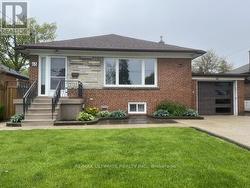 LOWER - 65 EXBURY ROAD Toronto, ON M3M 1P9