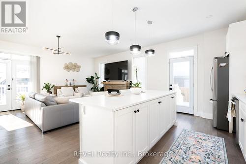 Great connection & flow throughout the main floor. - 1 Princeton Common Street, St. Catharines (Lakeport), ON 