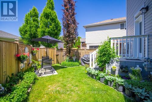 Plenty of room to garden. - 1 Princeton Common Street, St. Catharines (Lakeport), ON 