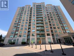 708 - 11 ONEIDA CRESCENT Richmond Hill, ON L4B 0A1