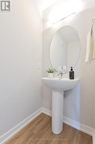 112 Styles Drive, St. Thomas, ON - Indoor Photo Showing Bathroom