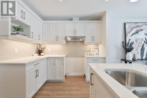 112 Styles Drive, St. Thomas, ON - Indoor Photo Showing Kitchen