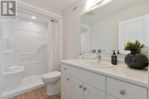 112 Styles Drive, St. Thomas, ON - Indoor Photo Showing Bathroom