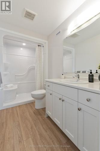 112 Styles Drive, St. Thomas, ON - Indoor Photo Showing Bathroom