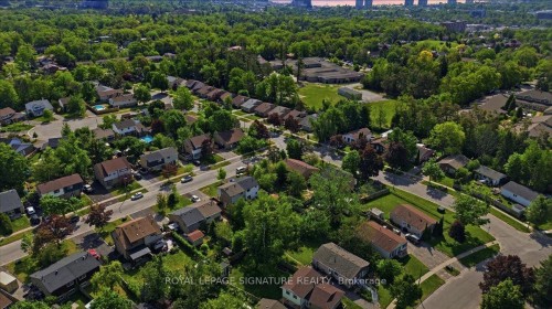 54 Scott Crescent, Barrie, ON 