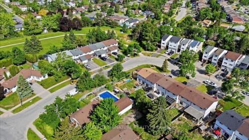 54 Scott Crescent, Barrie, ON 