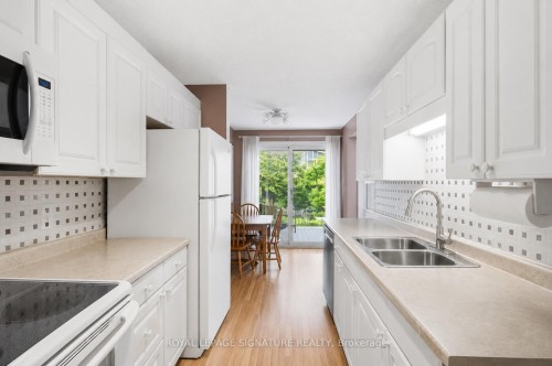 54 Scott Crescent, Barrie, ON 