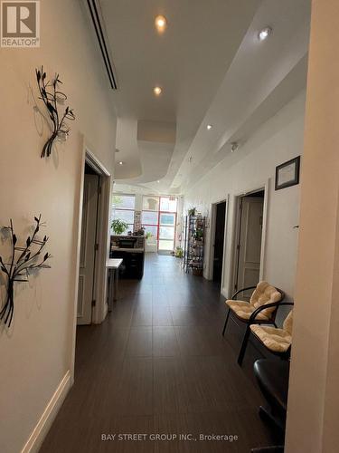 380 Dundas Street E, Oakville, ON 