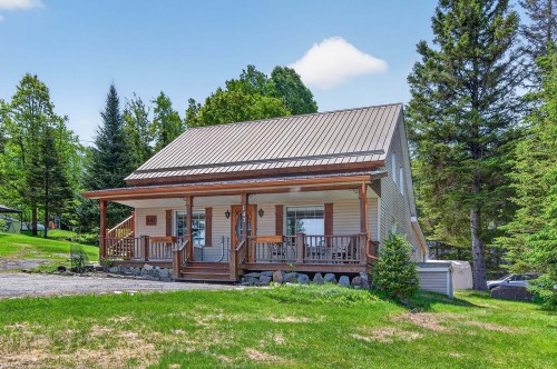 147 Rue Labelle S.  Rivière-Rouge, QC J0T 1T0