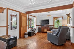 Salon - 
