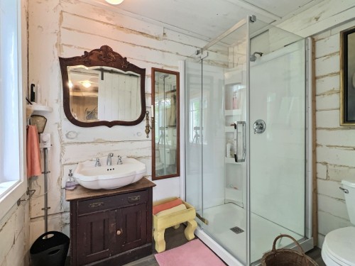 Salle de bains - 49 Rue De L'Église, Saint-Placide, QC - Indoor Photo Showing Bathroom