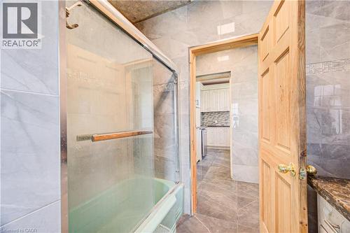 59 Irvin Street, Kitchener, ON - Indoor Photo Showing Bathroom