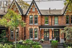 51 SPRUCE STREET Toronto, ON M5A 2H8