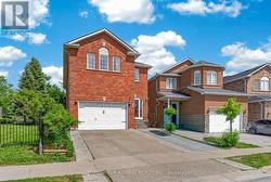 134 PURCELL CRESCENT Vaughan, ON L6A 3C6