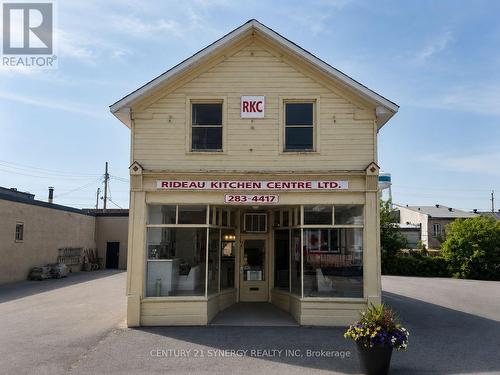 7 William Street W, Smiths Falls, ON 