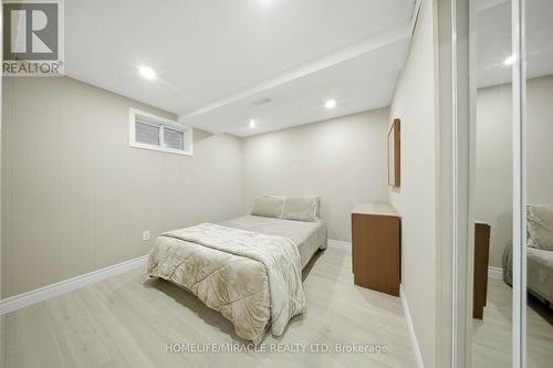 1612 Wavell Crescent, Mississauga, ON 