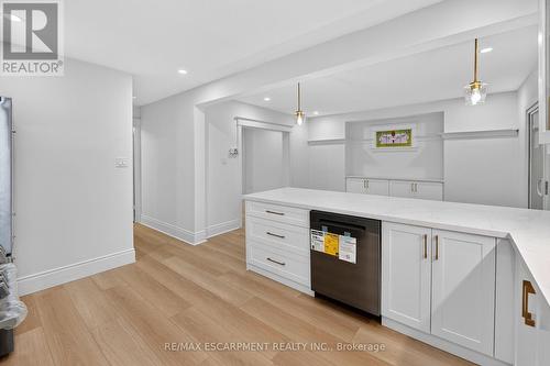 101 Houghton Avenue S, Hamilton, ON 