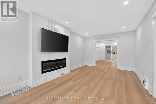 101 Houghton Avenue S, Hamilton, ON 