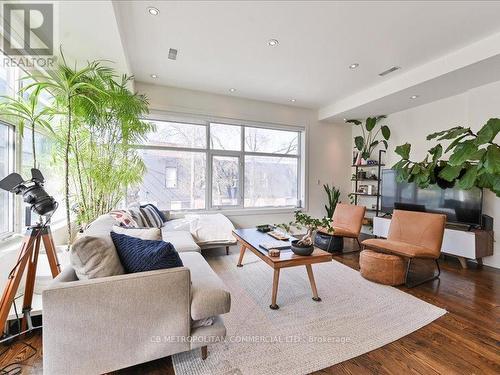 968 Queen Street W, Toronto, ON 
