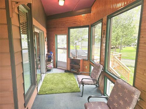 3 season Sunroom - 6 Canoba Crescent, Gimli Rm, MB 