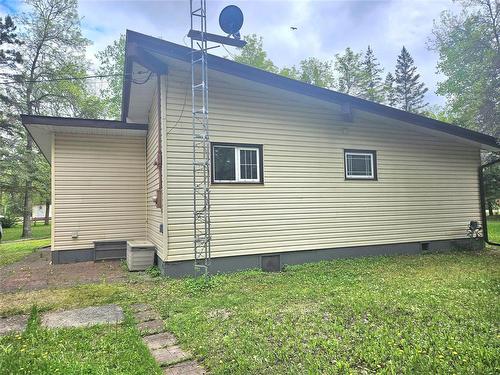 Back of house - 6 Canoba Crescent, Gimli Rm, MB 