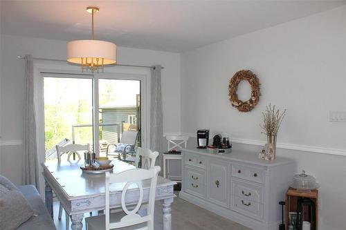 Again, lot's of natural light. - 7 Dalvik Road, Gimli Rm, MB 