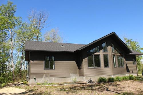 Raspberry bushes, trees, perennials...huge lot 162 x 251! - 7 Dalvik Road, Gimli Rm, MB 