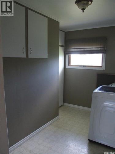 325 3Rd Avenue E, Leader, SK 