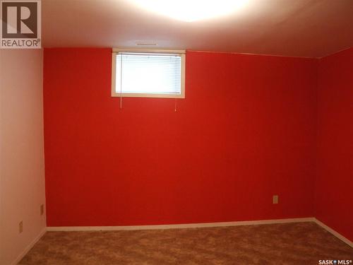 325 3Rd Avenue E, Leader, SK 