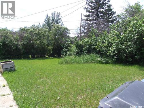 325 3Rd Avenue E, Leader, SK 