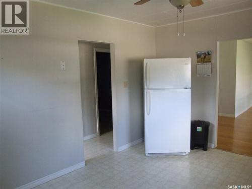 325 3Rd Avenue E, Leader, SK 