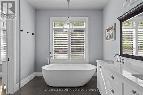 49 Sydenham Trail W, Clearview, ON 