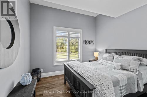 49 Sydenham Trail W, Clearview, ON 