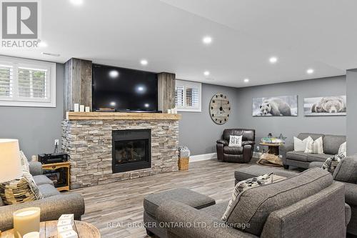 49 Sydenham Trail W, Clearview, ON 