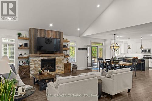 49 Sydenham Trail W, Clearview, ON 