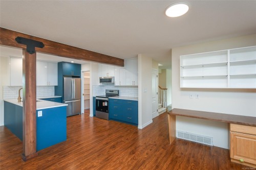 2112 Stellar Crt, Comox, BC 